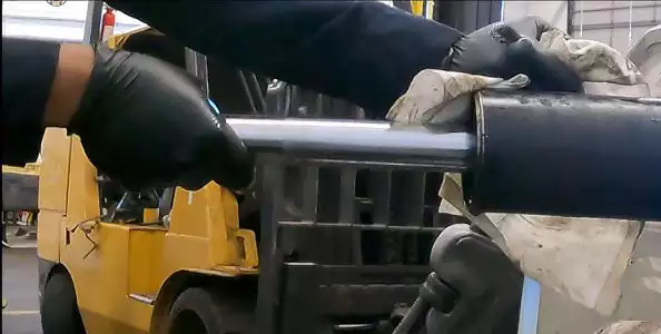 .Tilt CYLINDER maintenance
